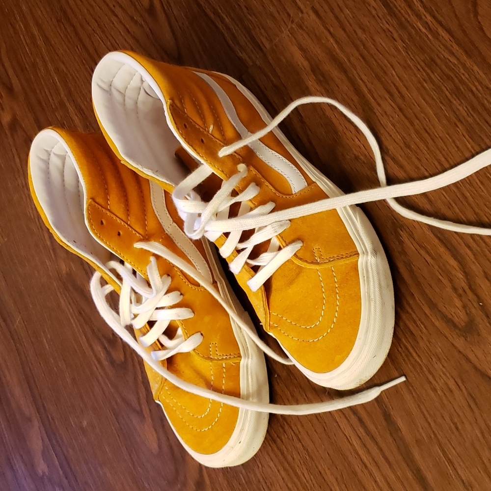 Yellow old school vans, women's 9.5 (US)/ men's 8